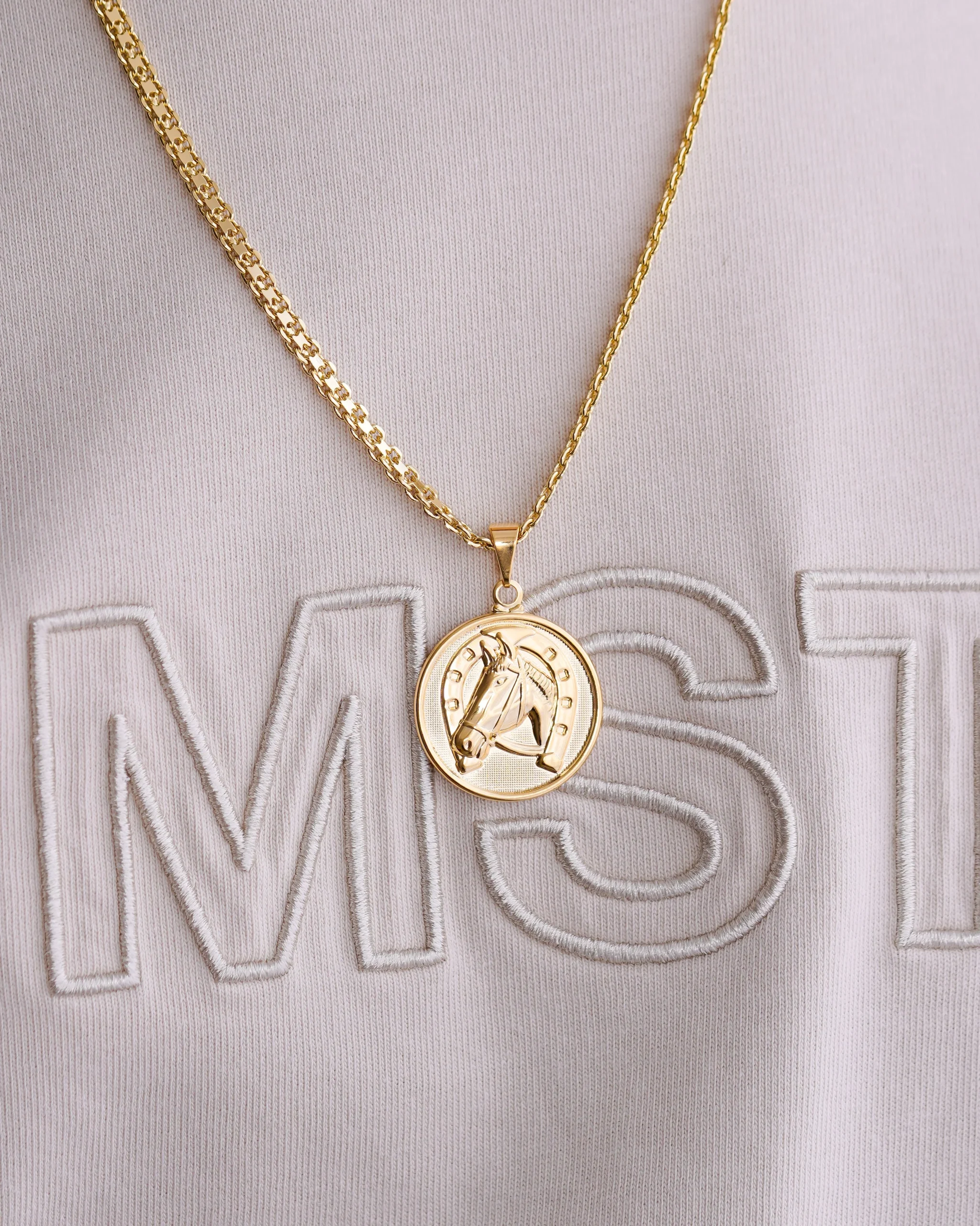 DIJE MEDALLA CABALLO GOLD - Image 2